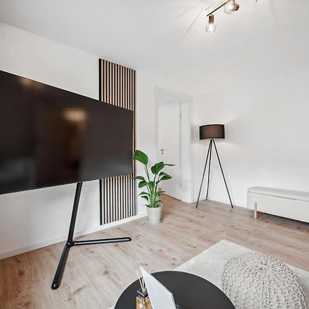Malu Rooms - Ruhige Lage, Erdgeschoss, Smarttv, Netflix, 24H Checkin, Ludwigsburg Ngoại thất bức ảnh