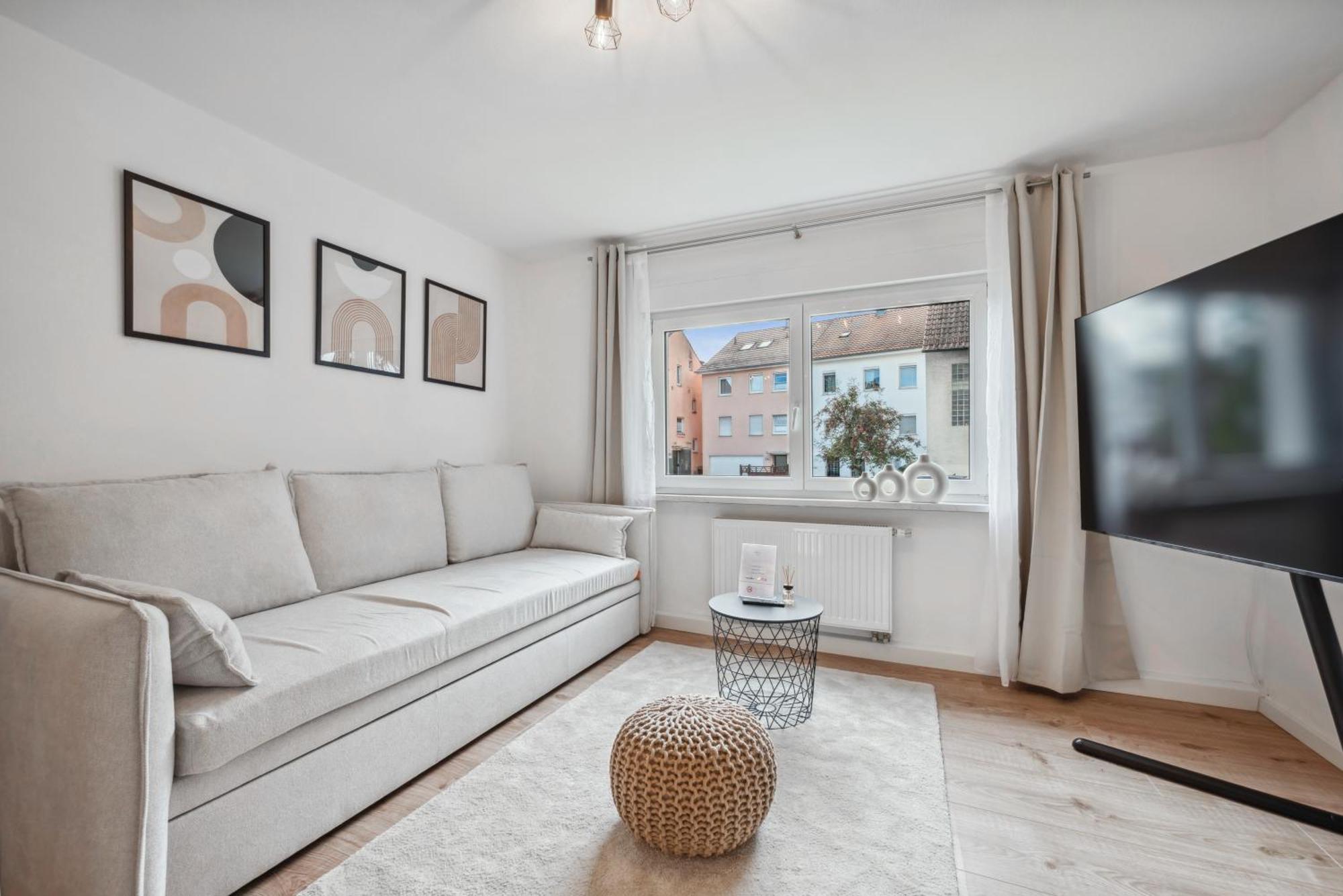 Malu Rooms - Ruhige Lage, Erdgeschoss, Smarttv, Netflix, 24H Checkin, Ludwigsburg Ngoại thất bức ảnh
