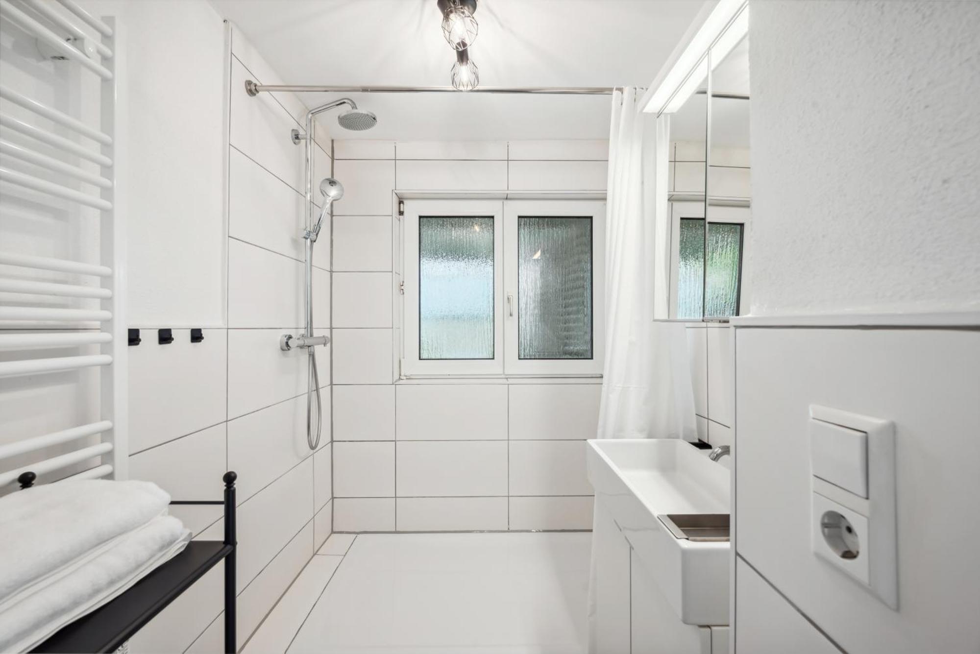 Malu Rooms - Ruhige Lage, Erdgeschoss, Smarttv, Netflix, 24H Checkin, Ludwigsburg Ngoại thất bức ảnh
