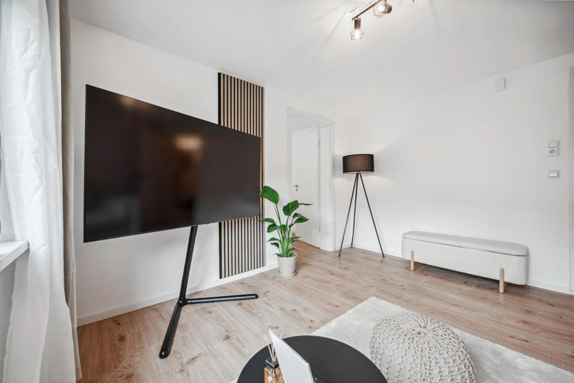 Malu Rooms - Ruhige Lage, Erdgeschoss, Smarttv, Netflix, 24H Checkin, Ludwigsburg Ngoại thất bức ảnh