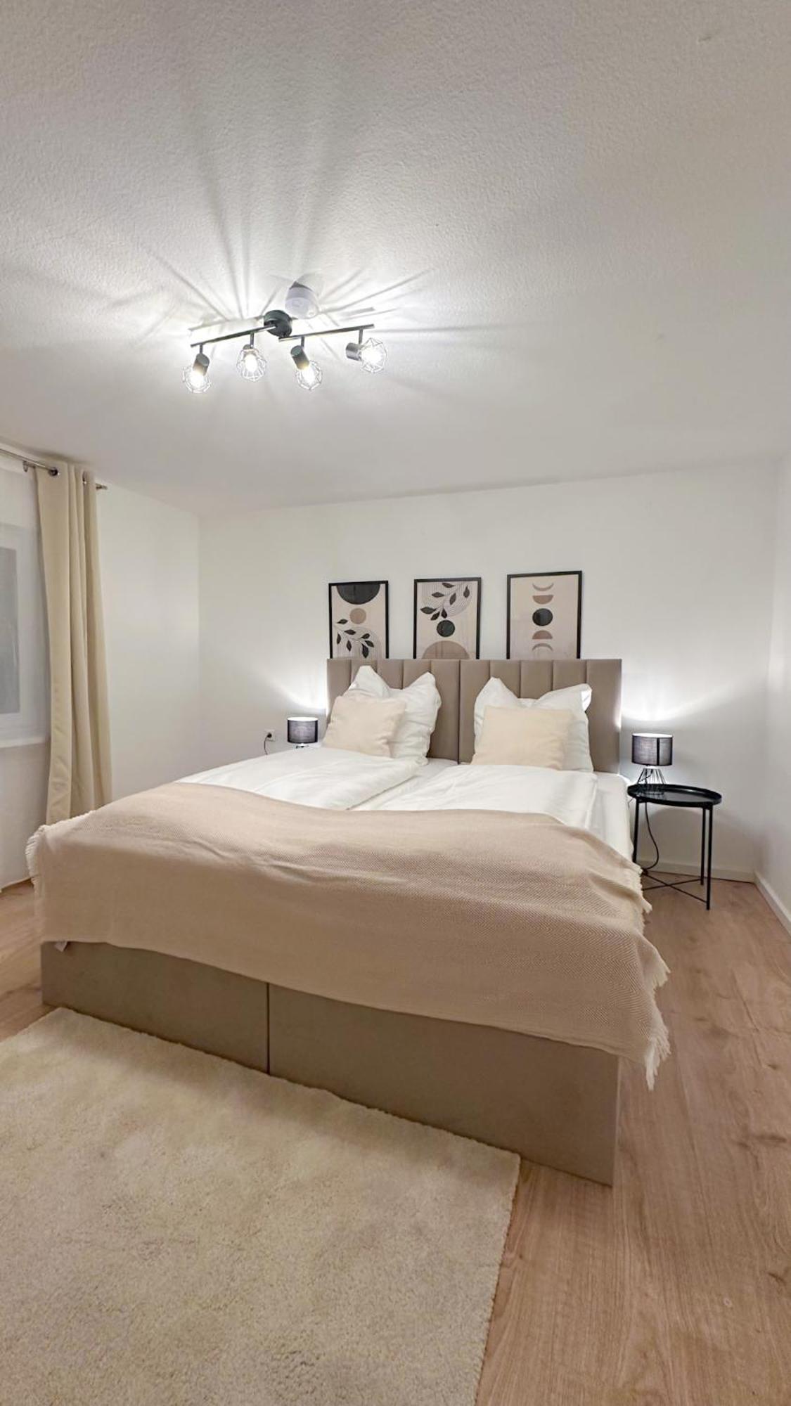 Malu Rooms - Ruhige Lage, Erdgeschoss, Smarttv, Netflix, 24H Checkin, Ludwigsburg Ngoại thất bức ảnh