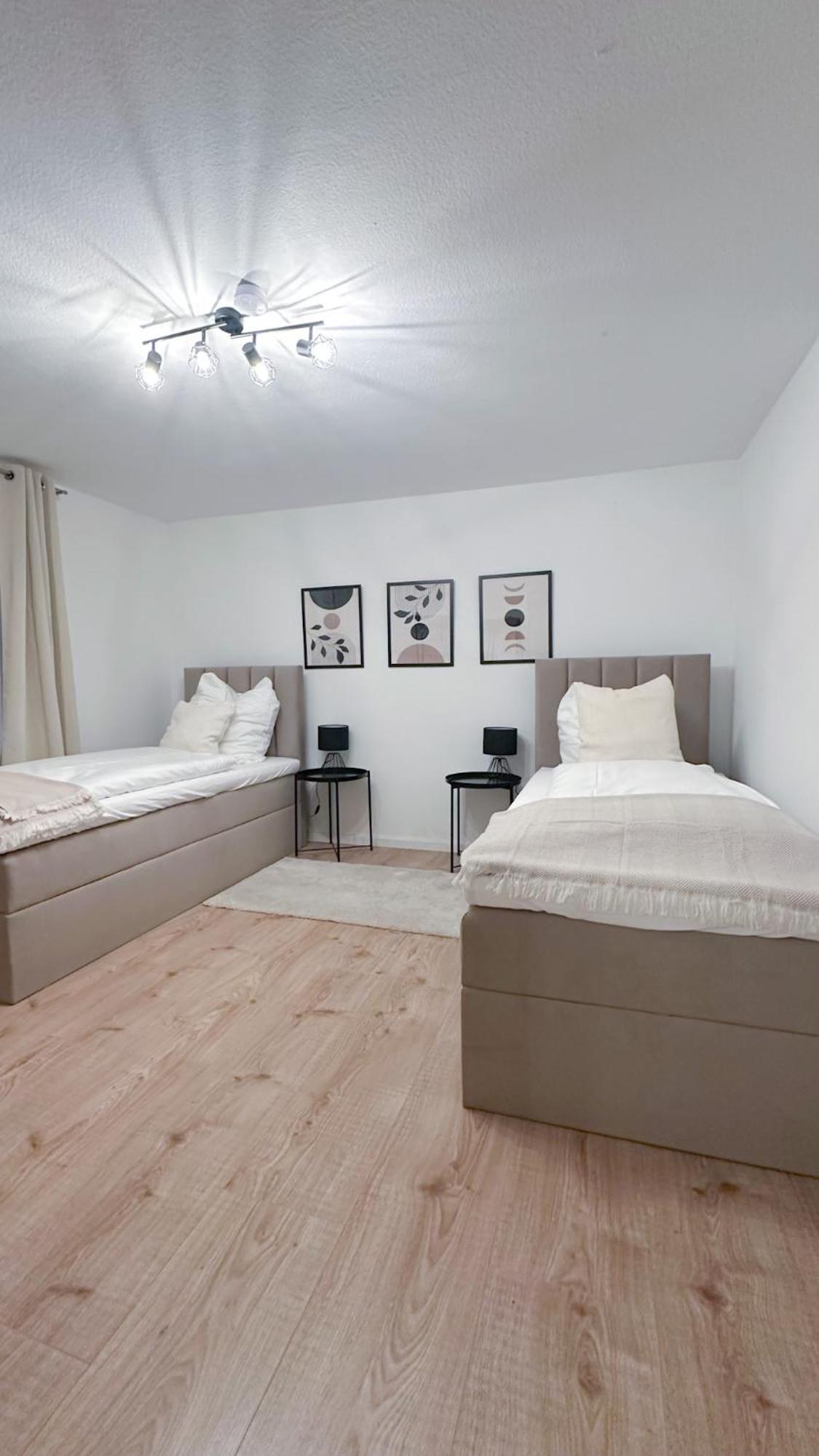 Malu Rooms - Ruhige Lage, Erdgeschoss, Smarttv, Netflix, 24H Checkin, Ludwigsburg Ngoại thất bức ảnh