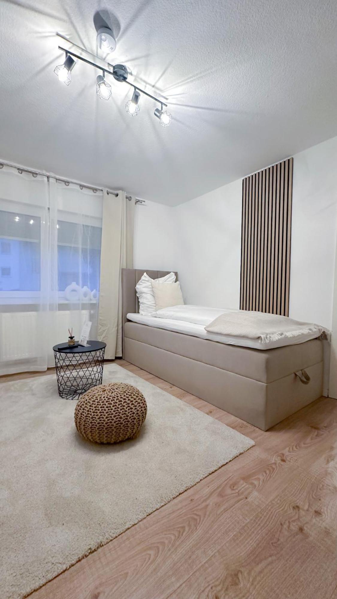 Malu Rooms - Ruhige Lage, Erdgeschoss, Smarttv, Netflix, 24H Checkin, Ludwigsburg Ngoại thất bức ảnh